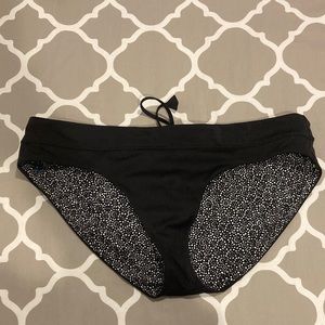 Lululemon Tidal Flow Full Bottom
Black / Freckle Flower Black White bikini 8 10